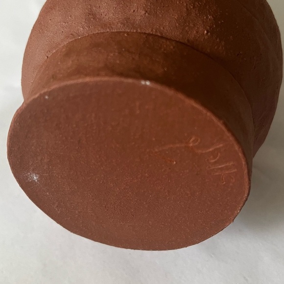 Handmade one of a kind earth tone Ceramic Vase by Israeli artist Orna Orr - Picture 14 of 16